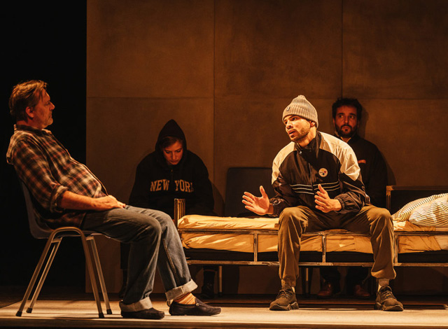 JULIE DUVAL - L'ODEUR DE LA GUERRE