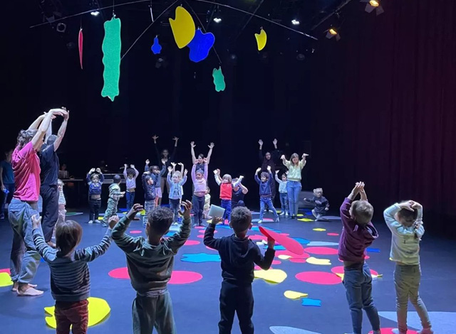 JULIE DUVAL - L'ODEUR DE LA GUERRE